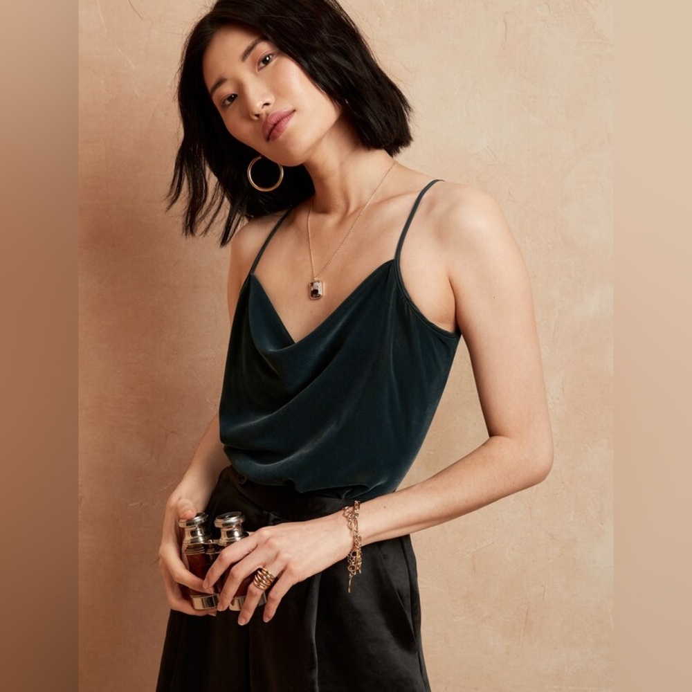 NWT Banana Republic Factory Emerald Green Velvet Cowl Neck Camisole